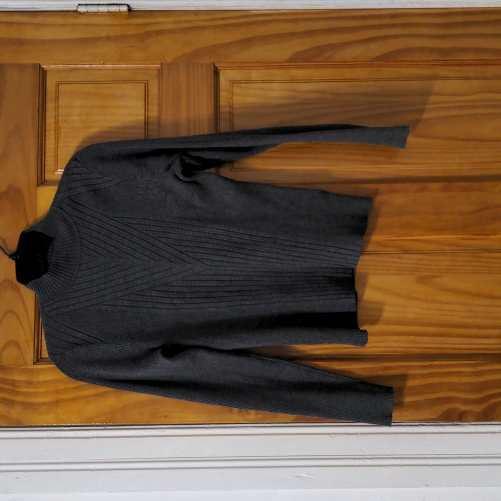 International Concepts - Size Large - Gray Turtleneck Sweater